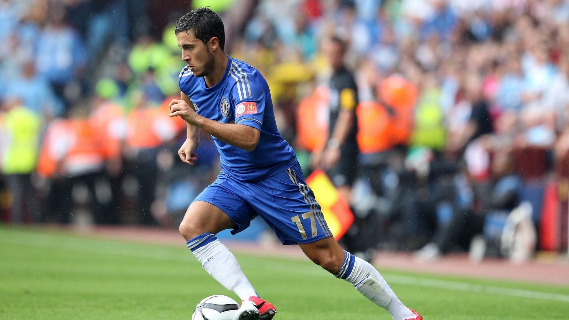 河床主场大胜对手，河床队客场球衣