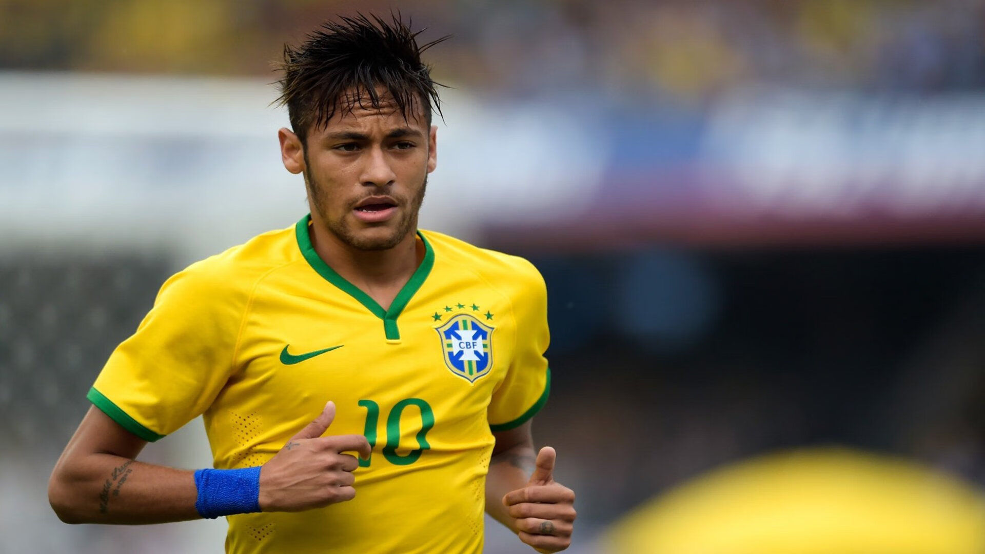 锦标赛上，一支球队夺魁，成为最耀眼的明星，锦标赛第一名是什么运动员